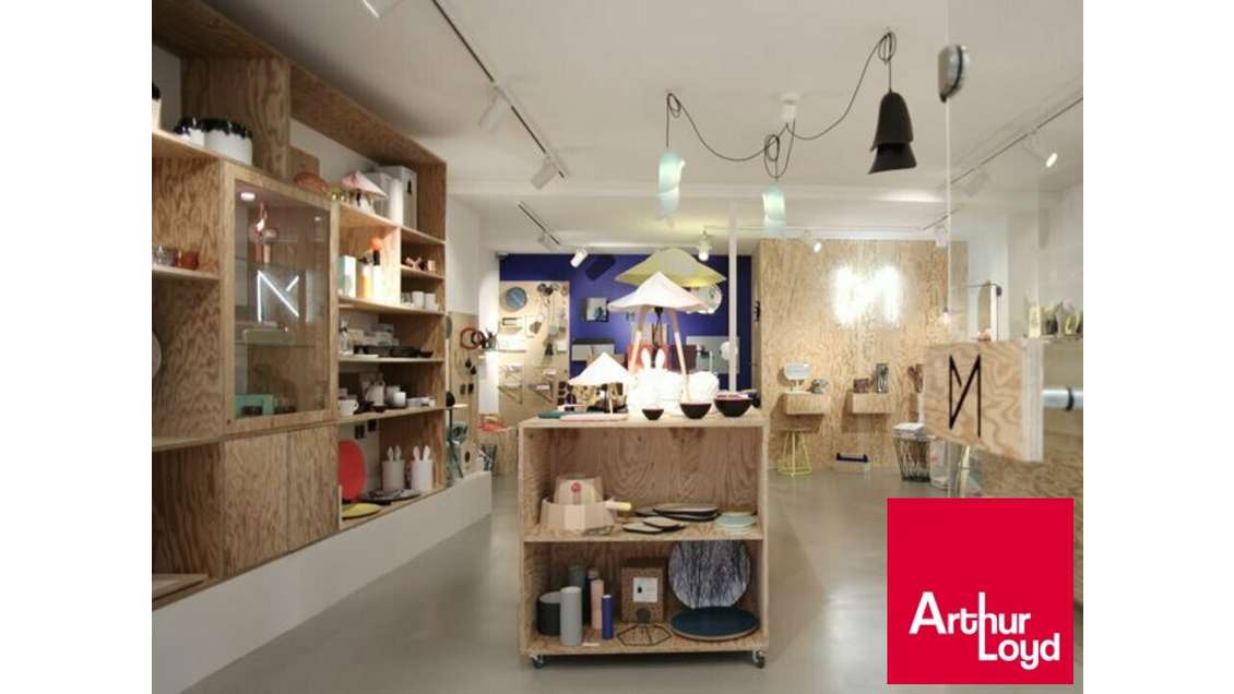 Local 170m² avec grande vitrine à louer à Biarritz