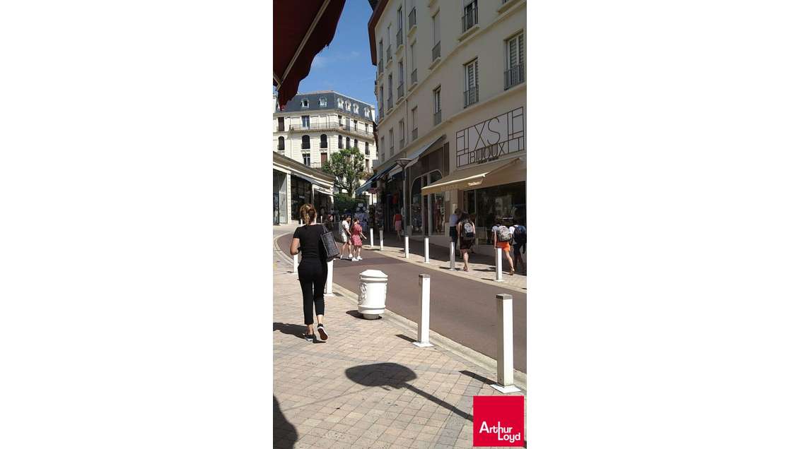 Très belle boutique rénovée 80m² à Biarritz