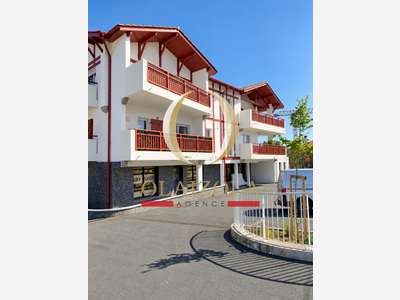 BIDART - Droit au bail, local de 160 m² avec