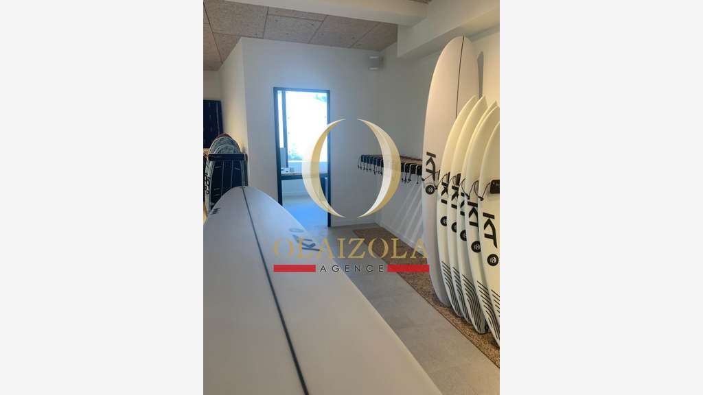 BIDART - Droit au bail, local de 160 m² avec