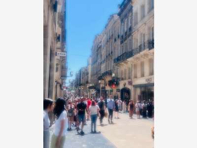 DAB boutique 120m² rue Sainte Catherine à Bordeaux