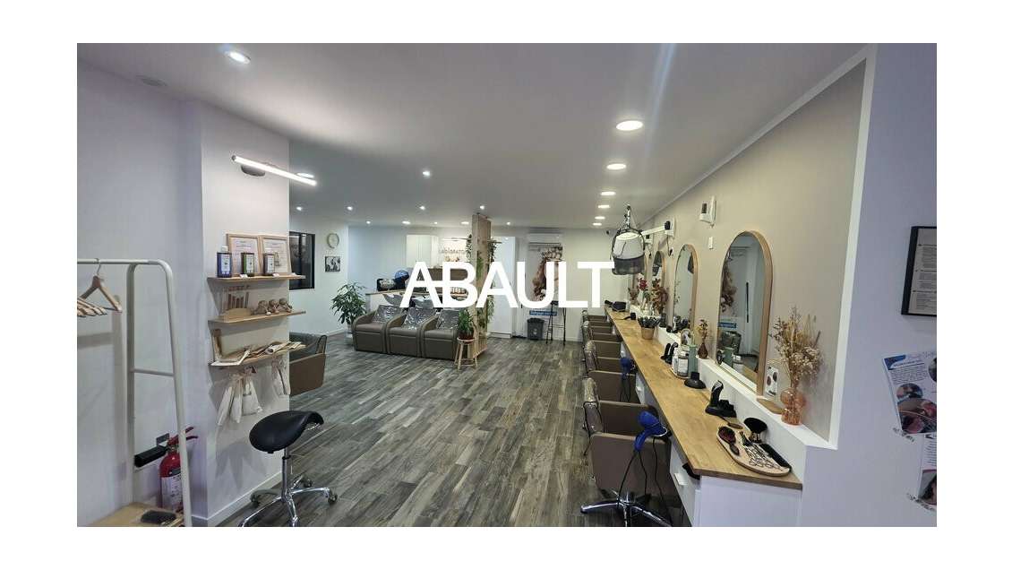 Local commercial à louer à Bordeaux cours Portal