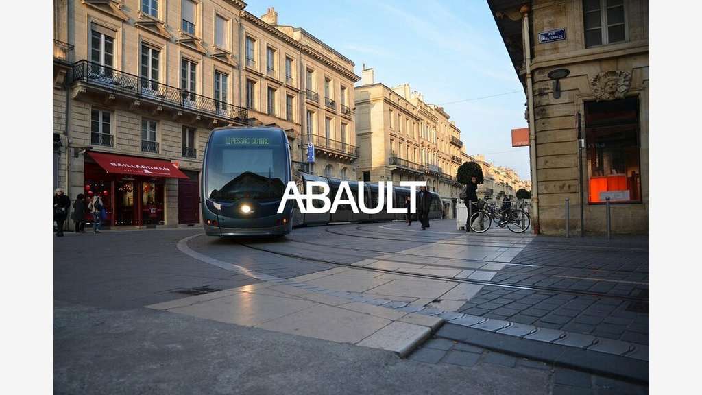 Local commercial à louer à Bordeaux cours Portal