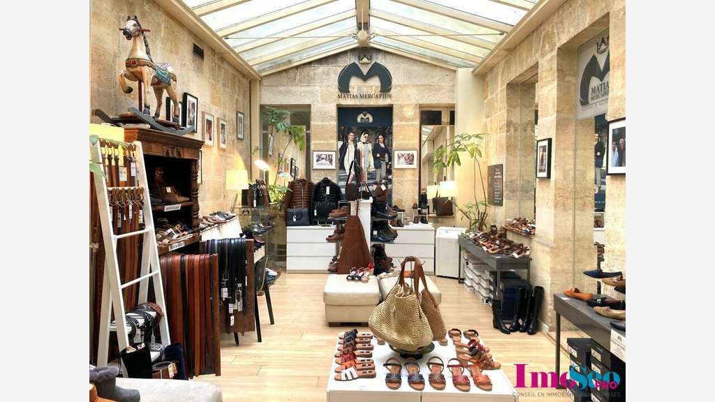 Local commercial 230m² à louer à Bordeaux