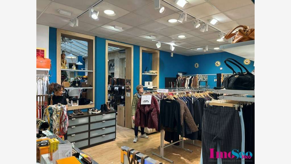Local commercial 230m² à louer à Bordeaux