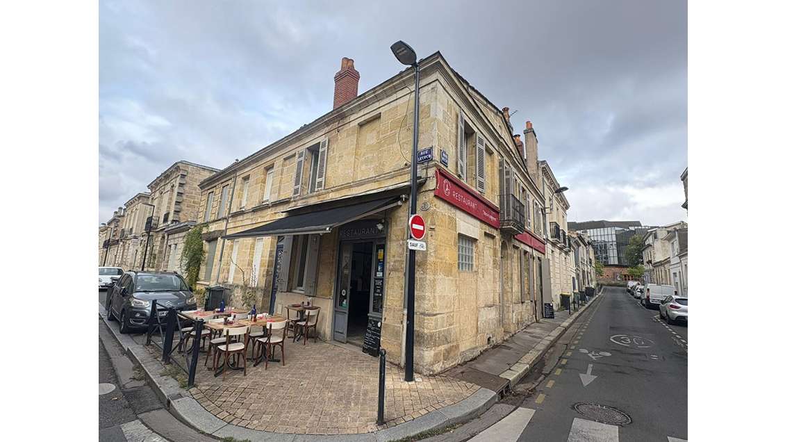 DROIT D'ENTRÉE - TOUS COMMERCES - BUREAU - 130 M² 