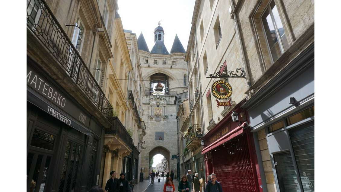 BORDEAUX - LOCAL COMMERCIAL à louer