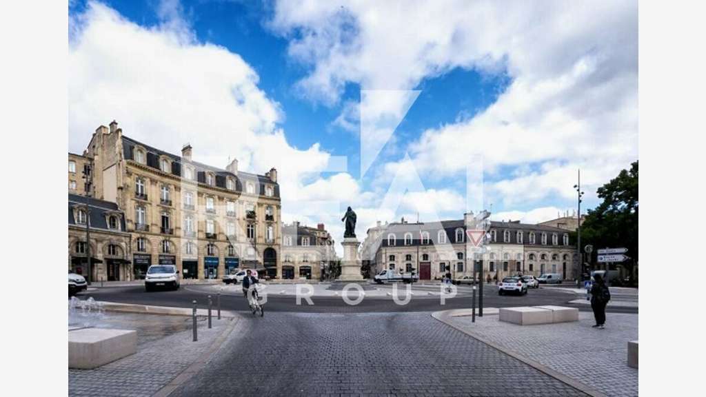 Local 65m² à louer Bordeaux Les Grands Hommes