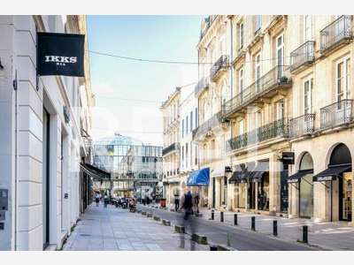 Local 65m² à louer Bordeaux Les Grands Hommes