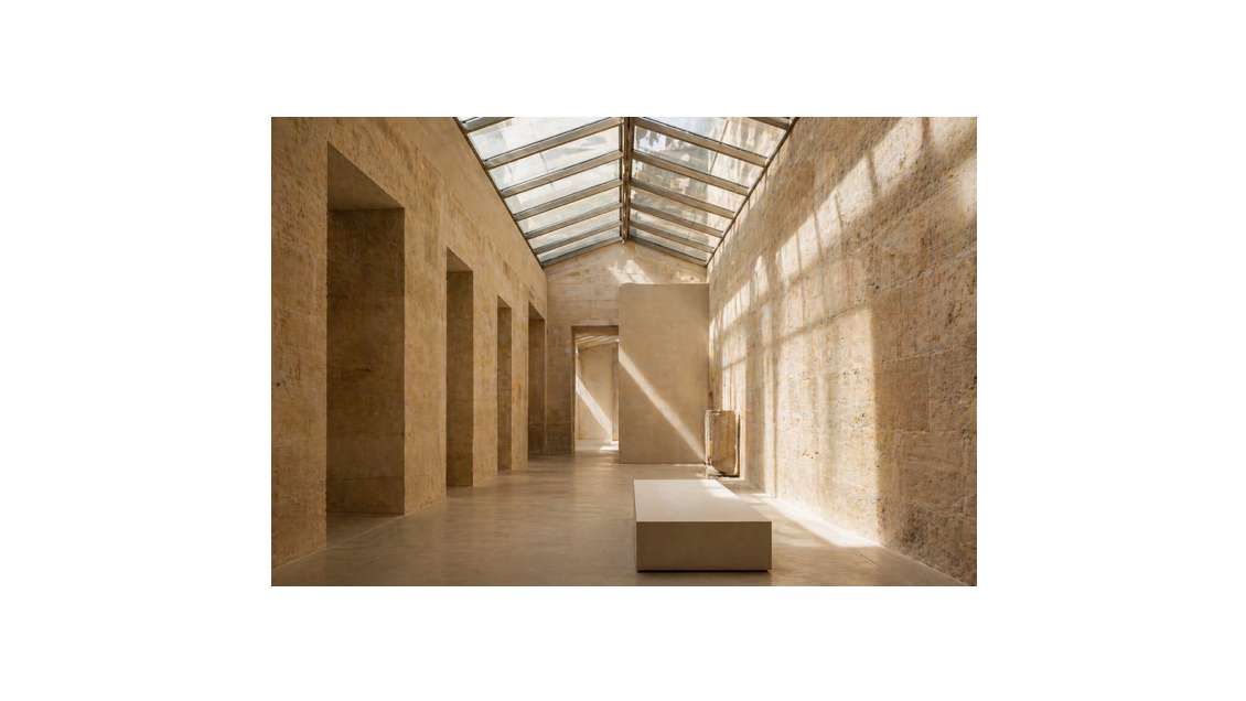 LOCAL COMMERCIAL D'EXCEPTION CESSION DE DROIT AU B