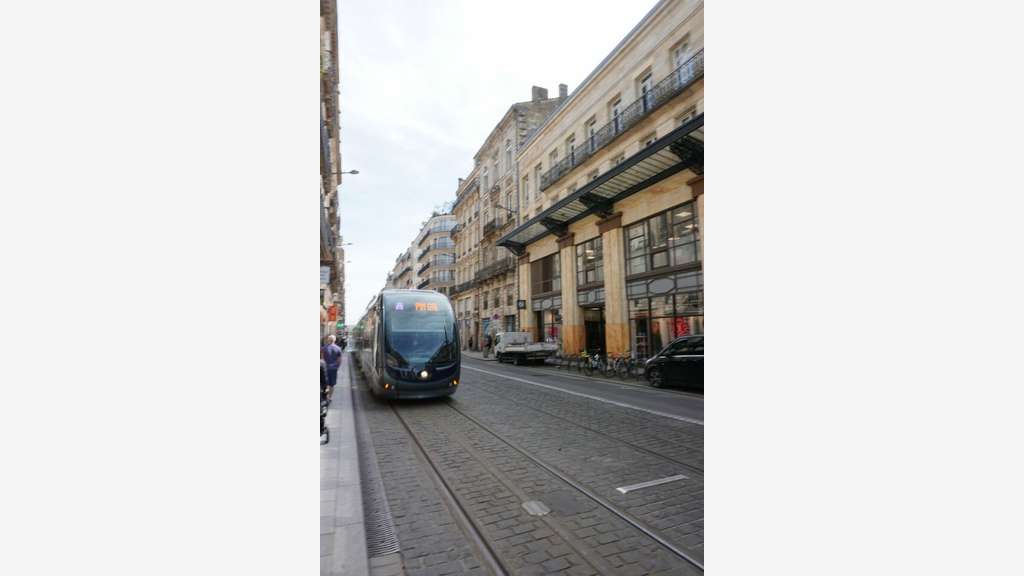 BORDEAUX - BUREAUX à louer