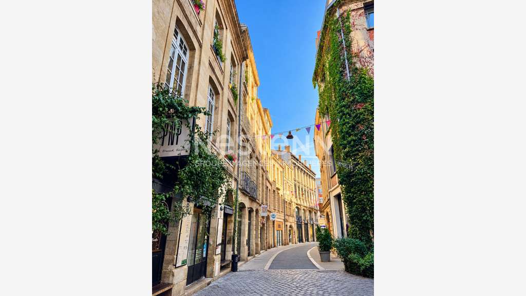 DAB local 114m² Bordeaux proche Sainte Catherine 