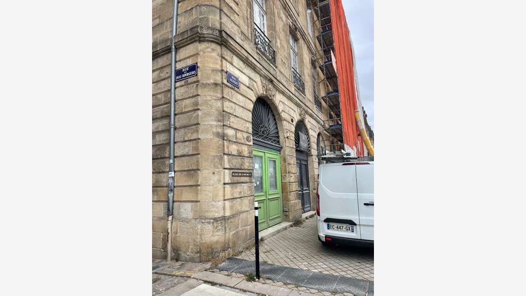 DAB locaux Bordeaux Quai proche Place de la Bourse