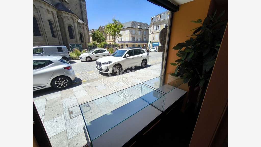 Droit au bail 42m² emplacement N° 1 à Brive centre