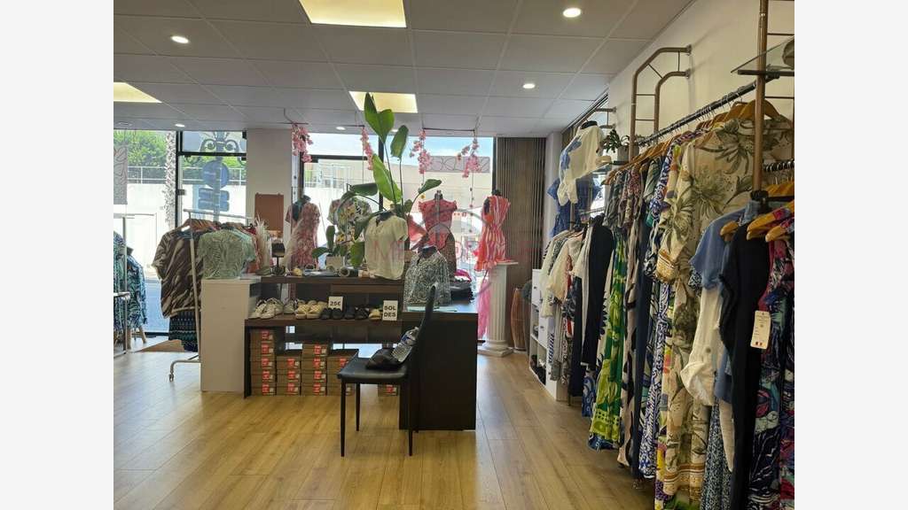 Magasin 55m² avec réserve à louer à Cagnes-sur-Mer
