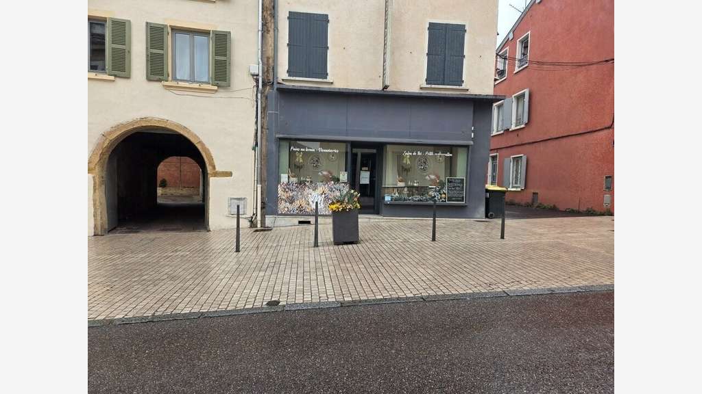 Cession local commercial 98m² empl N°1 à Caluire