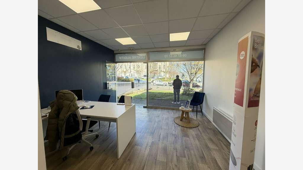 Location local commercial 54m² à Caluire-et-Cuire