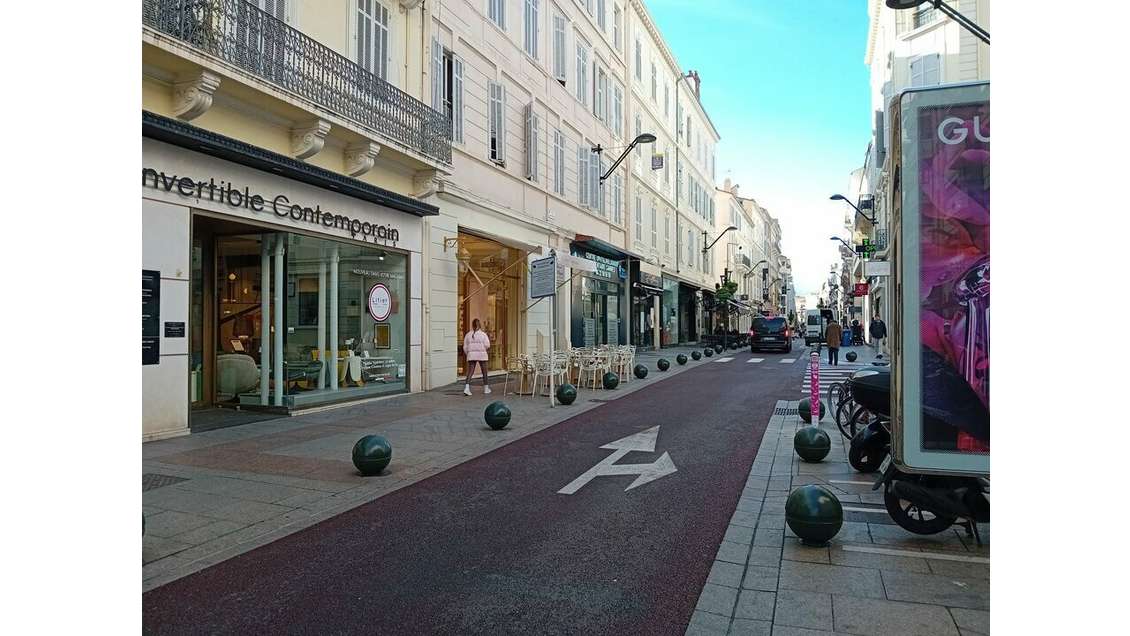 A VENDRE DROIT AU BAIL RUE D'ANTIBES