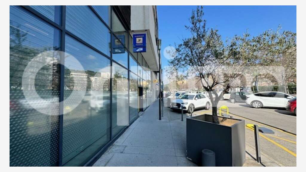 Local commercial 100m² à louer Cannes La Bocca