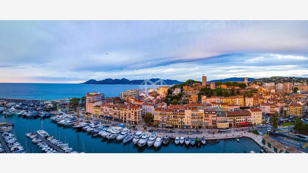 A vendre droit au bail de 52m² au coeur de Cannes
