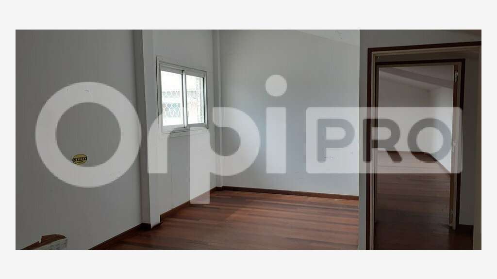 DAB local 410m² avec forte visibilité à Cayenne