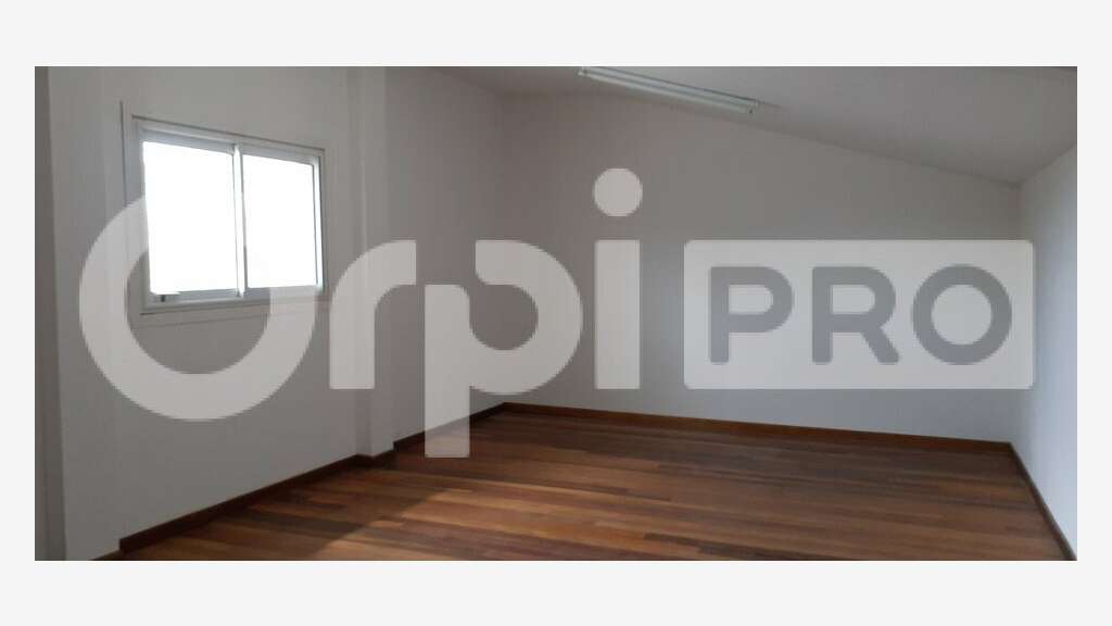 DAB local 410m² avec forte visibilité à Cayenne