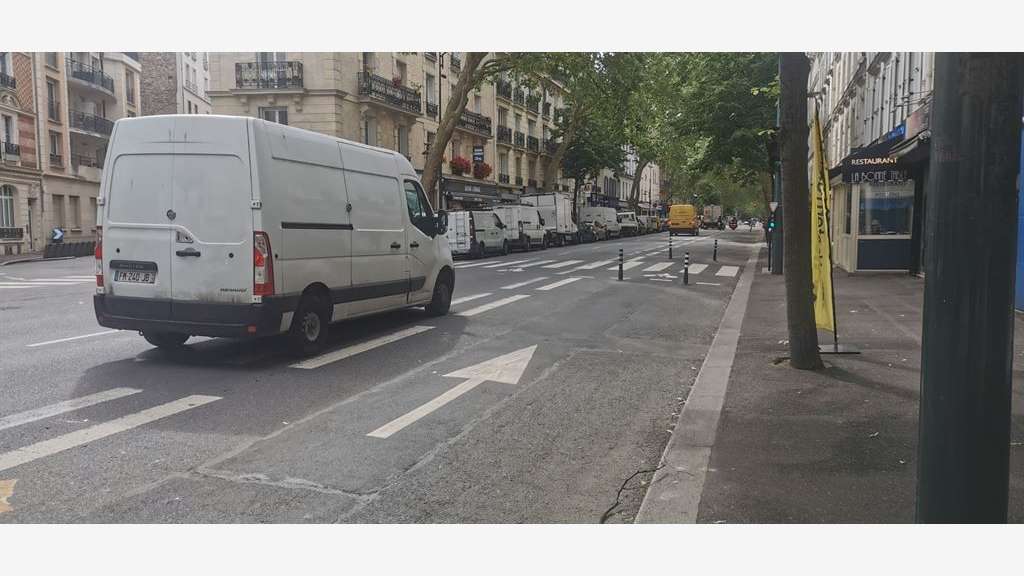 Droit au bail local commercial de 100m² à Clichy