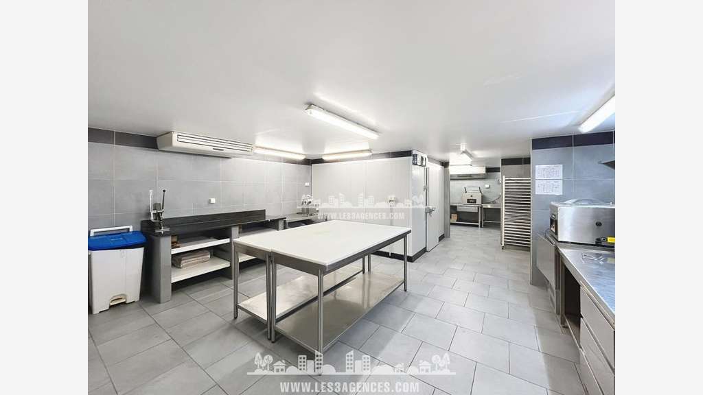 Cède bail laboratoire de production 350m² Cogolin