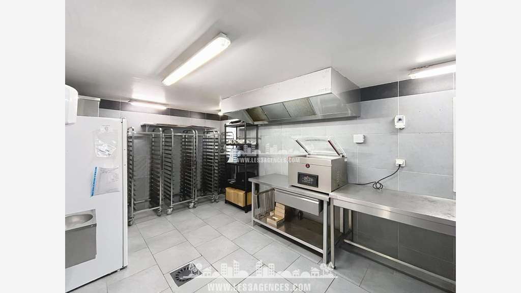 Cède bail laboratoire de production 350m² Cogolin