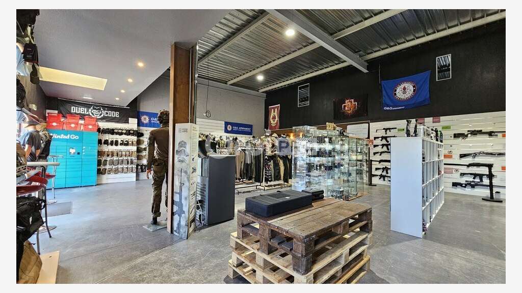 Local commercial de 213m² à louer à Colmar