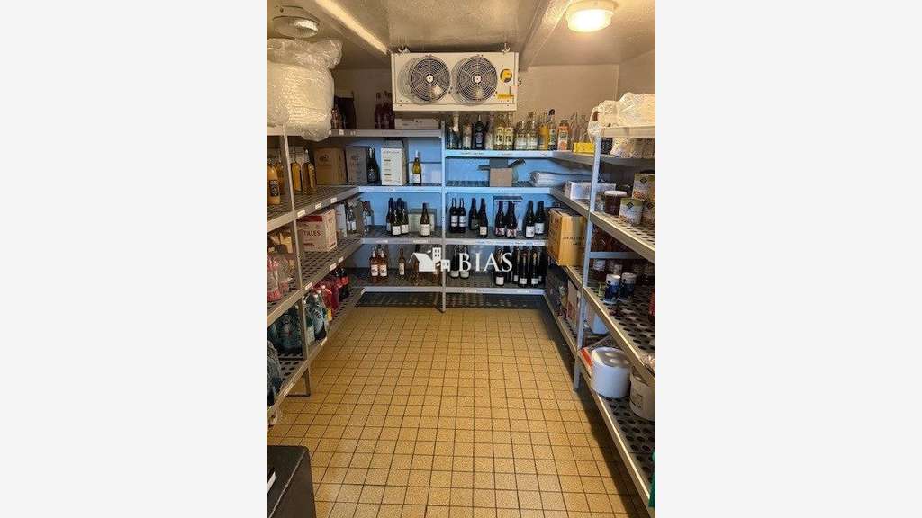 AV laboratoire traiteur 120m² Colombes proche A86