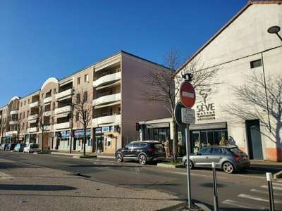 Cède local commercial refait 72m² Craponne centre