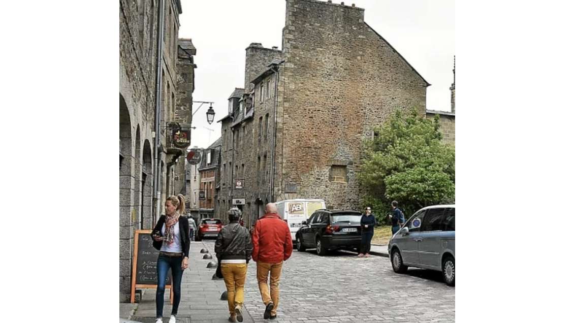 Cède bail local de 20m² à Dinan centre historique
