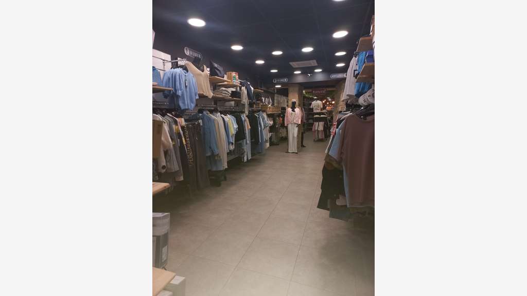 Droit au bail boutique 100m² empl N°1 Dinan centre