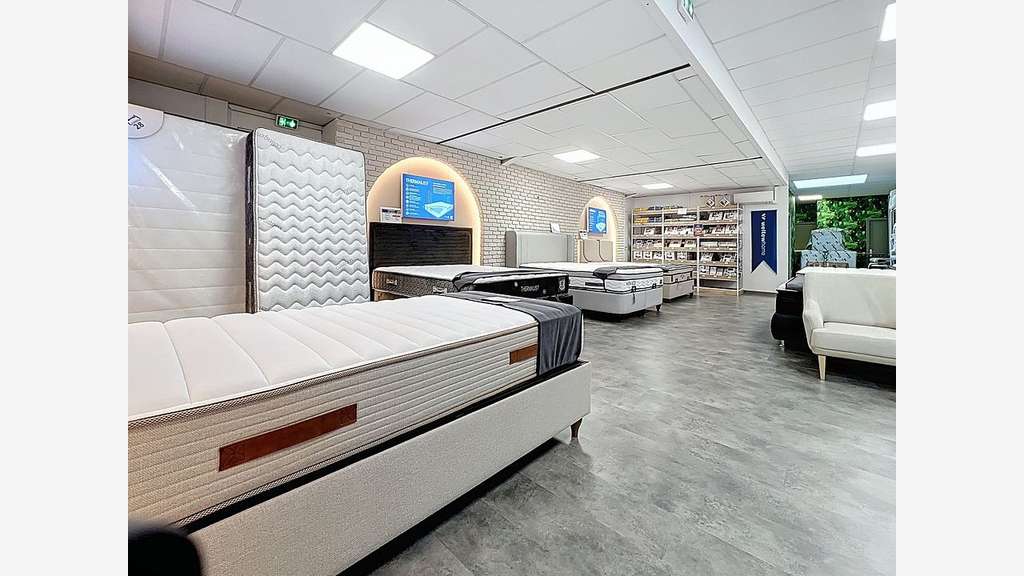 Cession dab local commercial 513m² École-Valentin