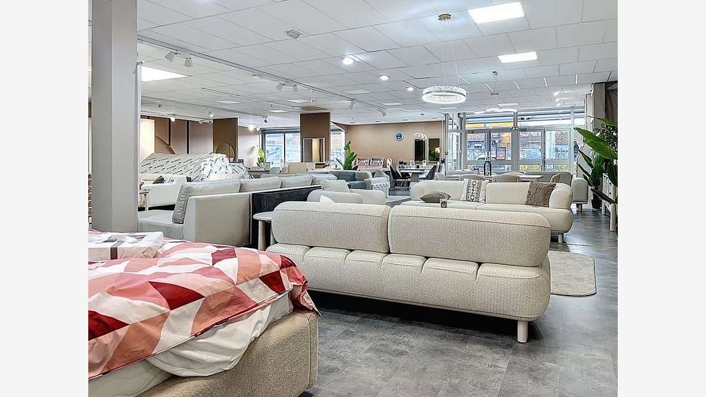 Cession dab local commercial 513m² École-Valentin