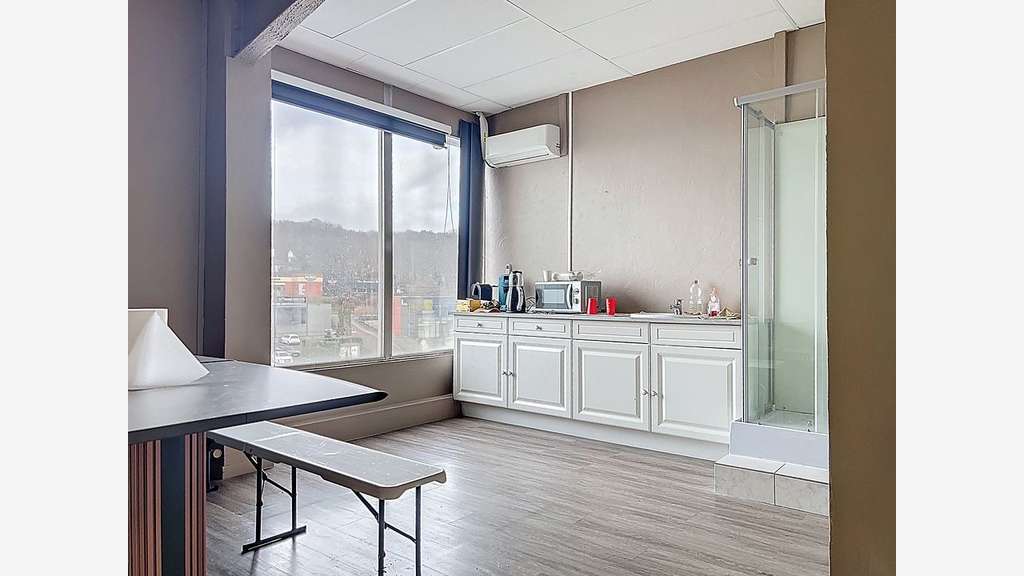 Cession dab local commercial 513m² École-Valentin
