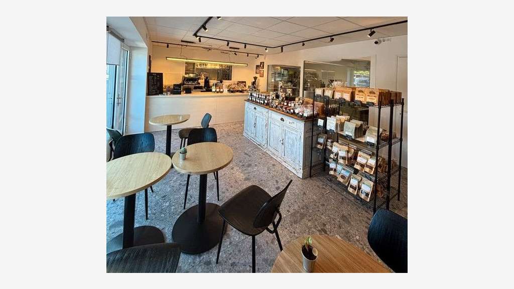 DAB local 118m² zone commerçante de Sillingy