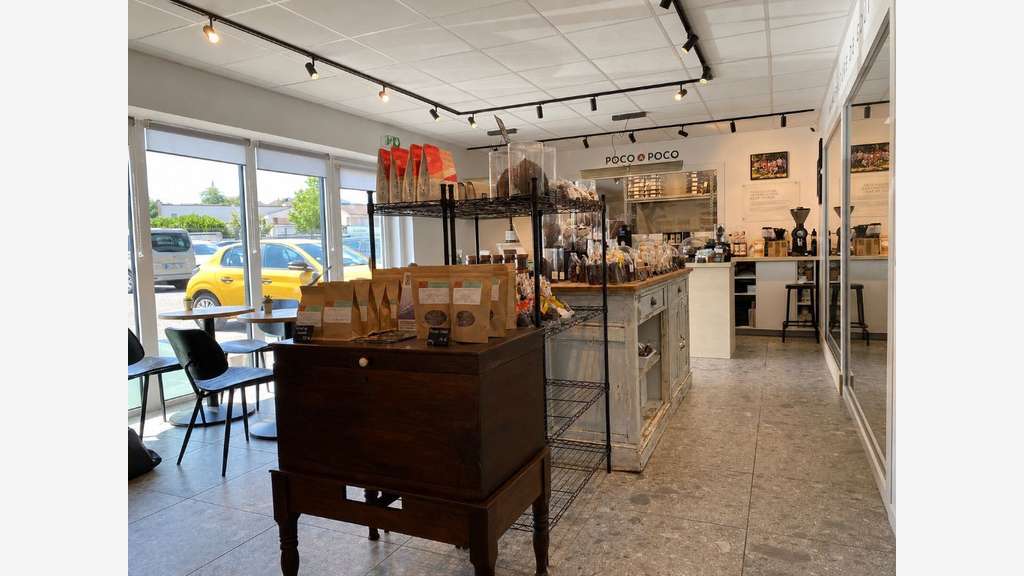 DAB local 118m² zone commerçante de Sillingy