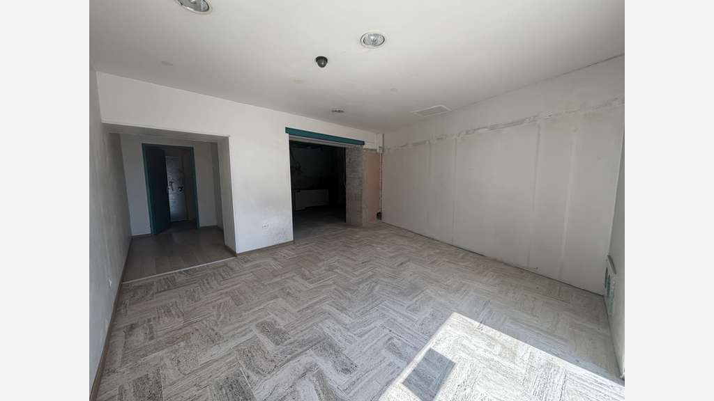 Cession bail local commercial 40m² à Évenos