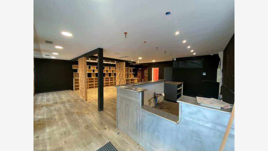 DAB local commercial 121m² Francheville centre