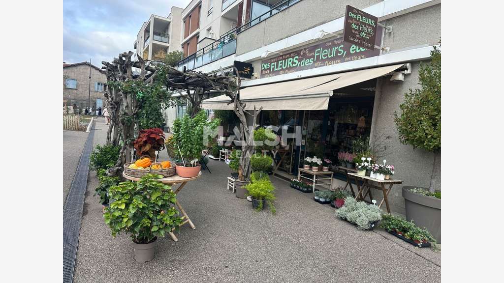 LOCAL COMMERCIAL À CÉDER - 78 M² - FRANCHEVILLE