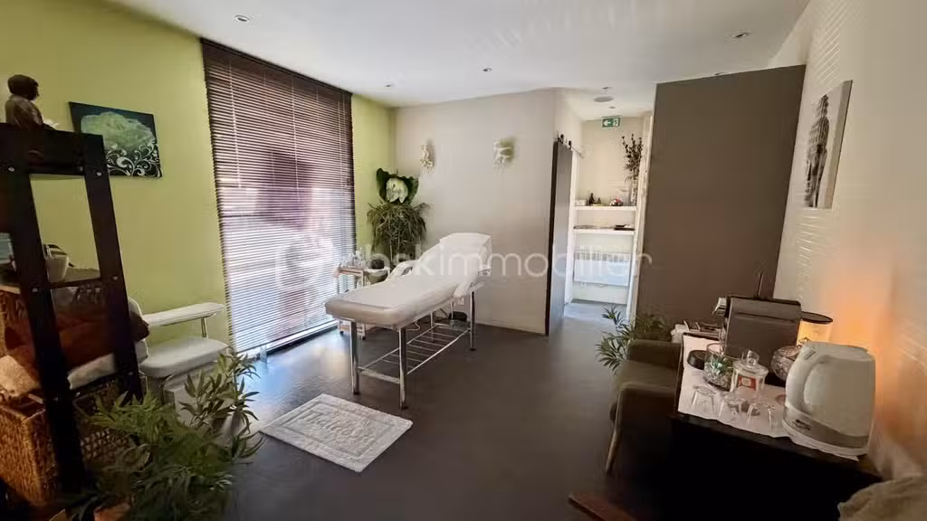 DROIT AU BAIL - LOCAL DE 60 M² ÉQUIPÉ - GA