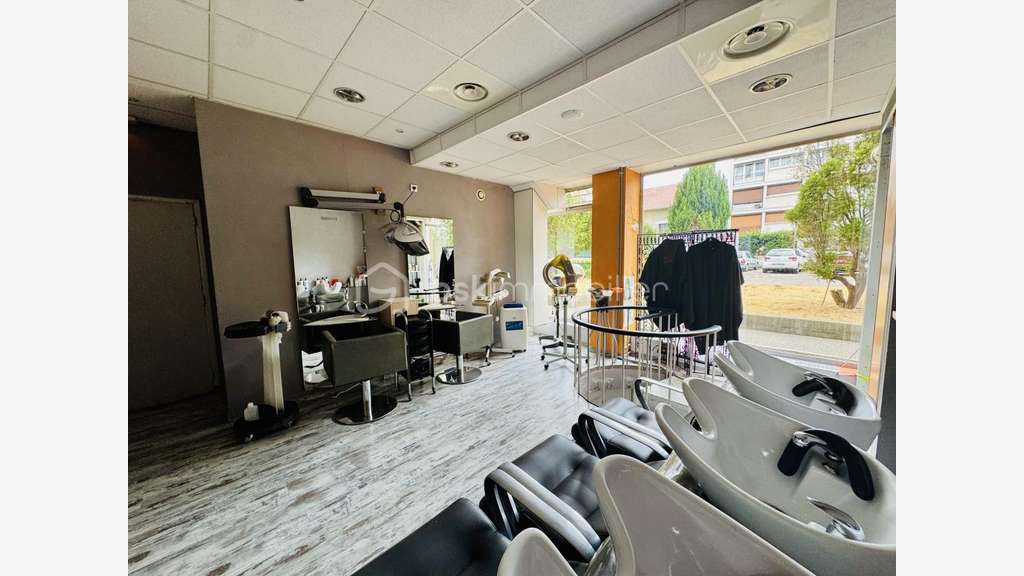 À CÉDER - DROIT AU BAIL D'UN SALON DE COIFFURE - G