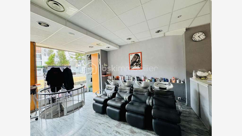 À CÉDER - DROIT AU BAIL D'UN SALON DE COIFFURE - G