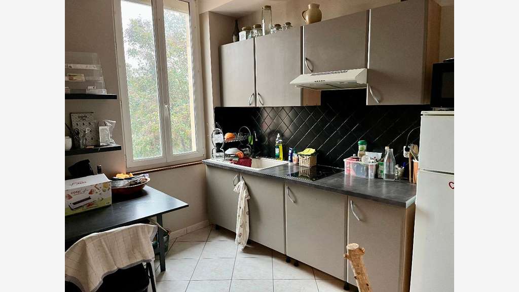Murs commerciaux + logement Guilherand centre 