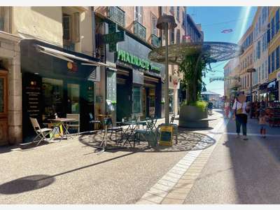 Cession droit au bail local 65m² empl N°1 Hyères