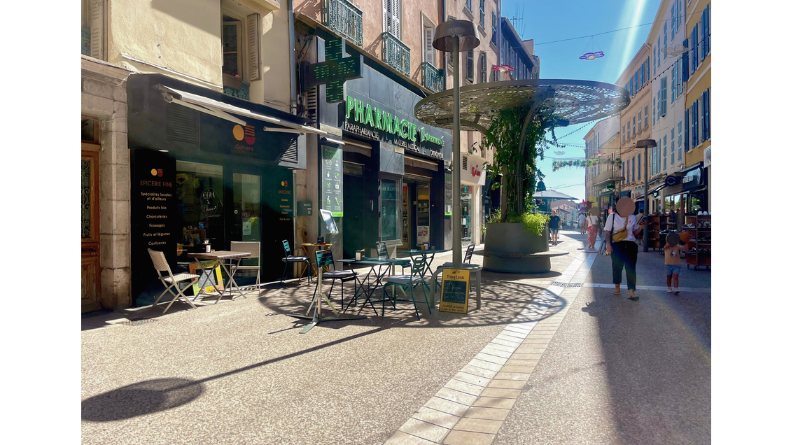 Cession droit au bail local 65m² empl N°1 Hyères