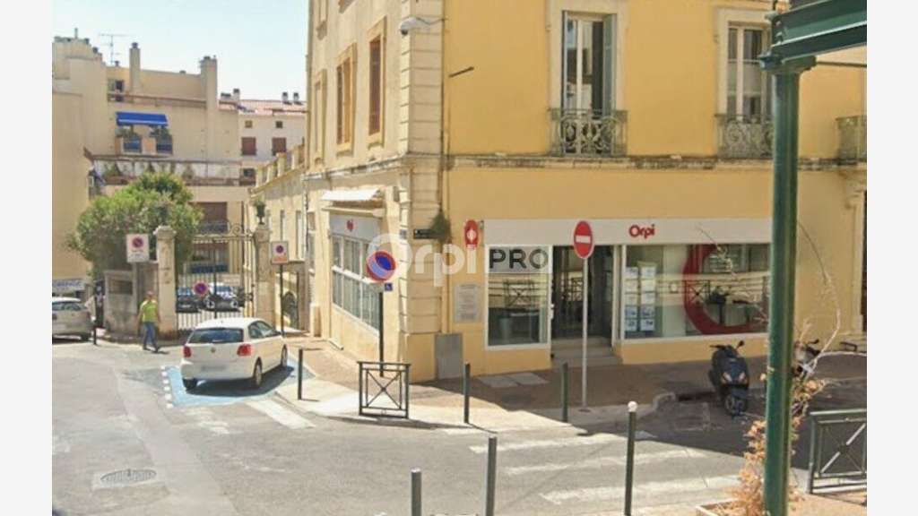 HYÈRES - LOCAL COMMERCIAL à louer