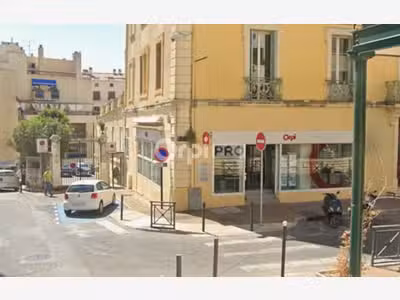 HYÈRES - LOCAL COMMERCIAL à louer